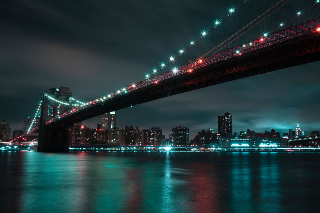 Pont Au-dessus de L'eau Pendant la Nuit. Wallpaper in 7952x5304 Resolution