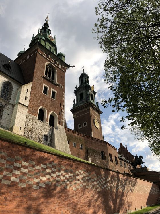 Polonia, Castillo de Wawel, Techo, Torreta, la Arquitectura Medieval. Wallpaper in 1536x2048 Resolution