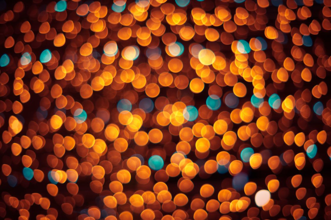 Orangefarbene Bokeh-Lichter Während Der Nacht. Wallpaper in 6000x4000 Resolution