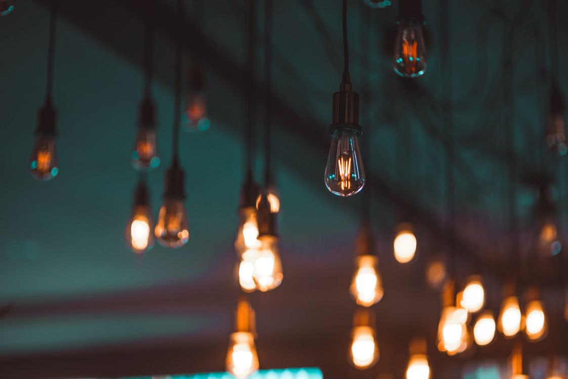 Suspensions Noires et Marron. Wallpaper in 7360x4912 Resolution