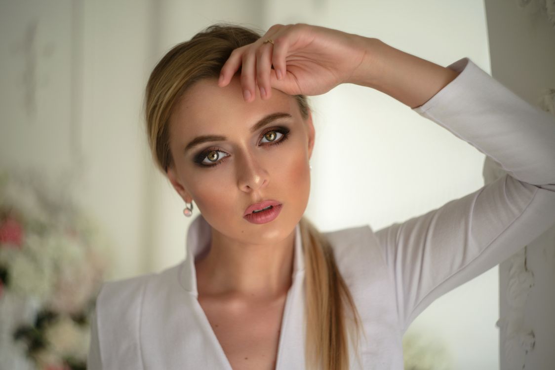 Haar, Gesicht, Augenbraue, Stirn, Lippe. Wallpaper in 2100x1401 Resolution