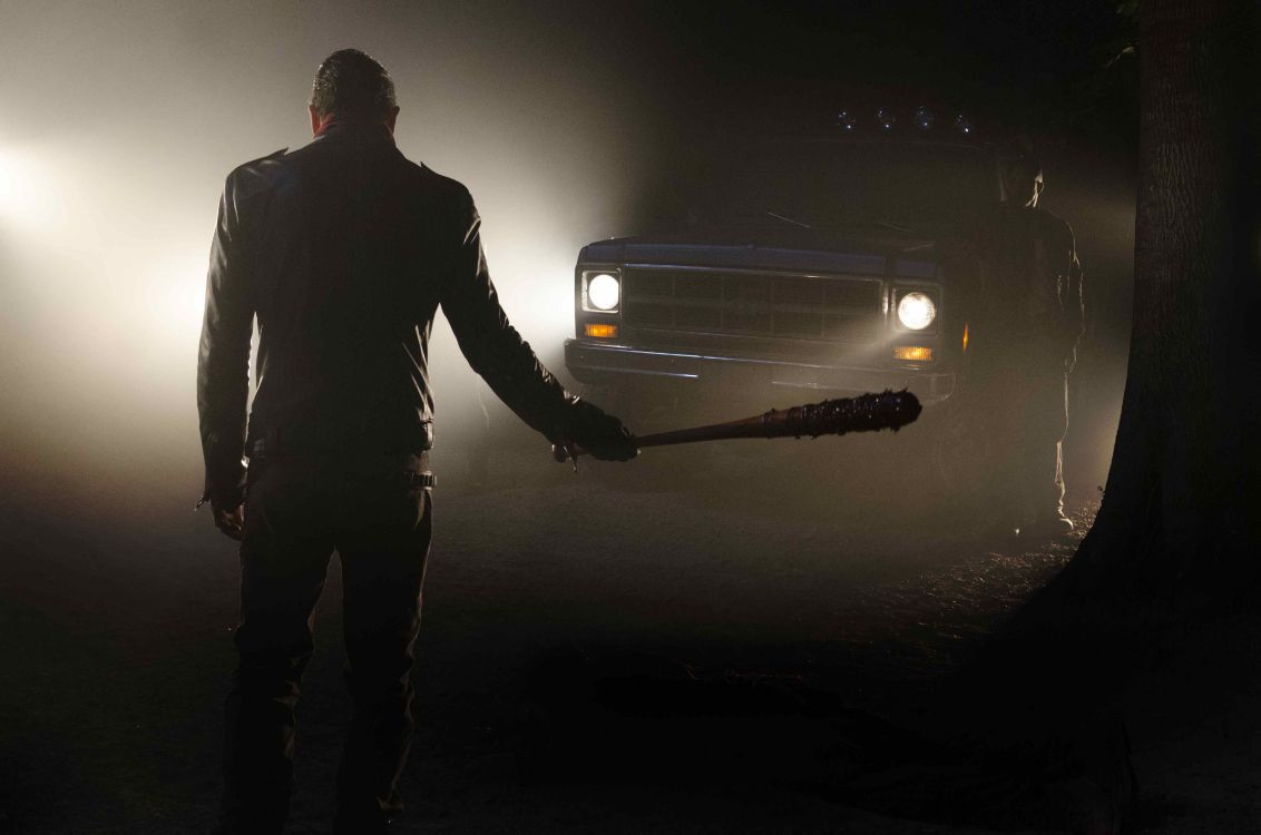 Negan, The Walking Dead - Staffel 7, Nebel, Licht, Stehend. Wallpaper in 4500x2981 Resolution