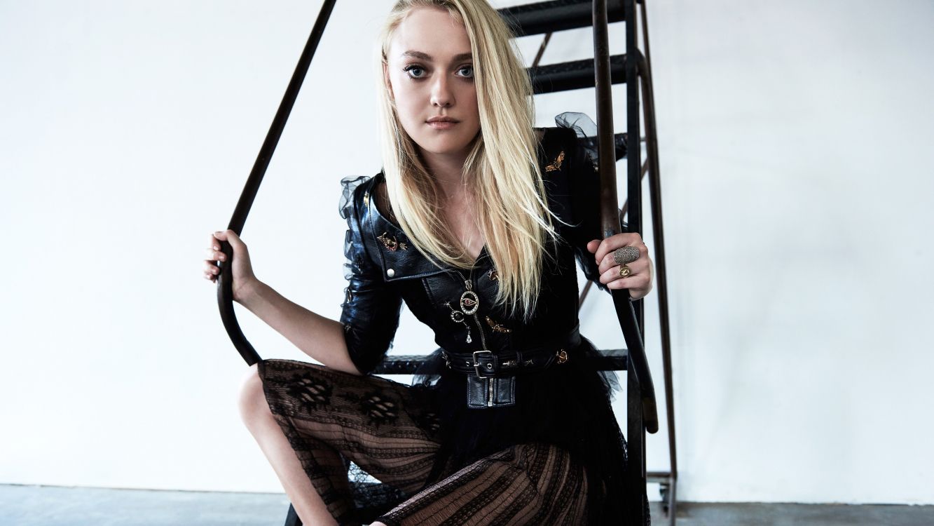 Dakota Fanning, Actor, Cabello, Hombro, Pierna. Wallpaper in 3840x2160 Resolution