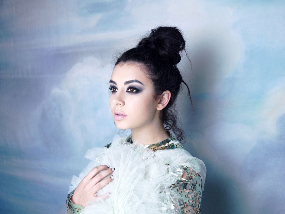 Charli Xcx, Haar, Wei, Schönheit, Frisur. Wallpaper in 5906x4425 Resolution