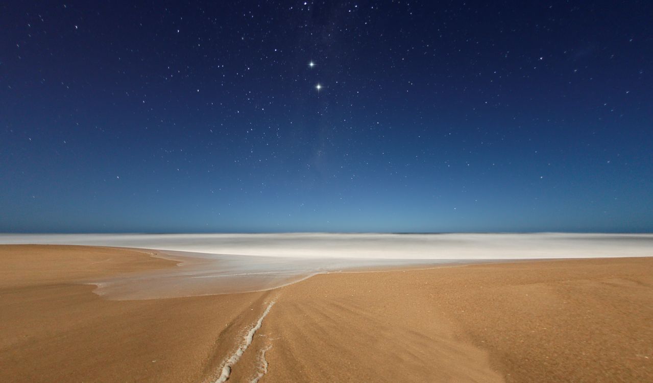 Sable Brun Sous Ciel Bleu Pendant la Journée. Wallpaper in 2730x1600 Resolution