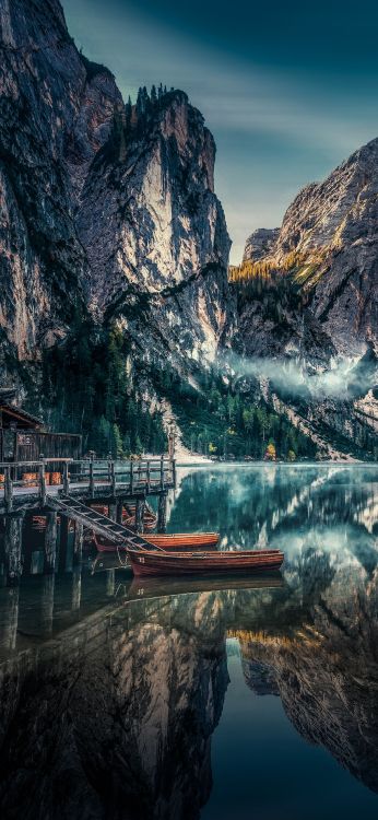 Dolomitas, Agua, Montaña, Los Recursos de Agua, Barco. Wallpaper in 1080x2340 Resolution
