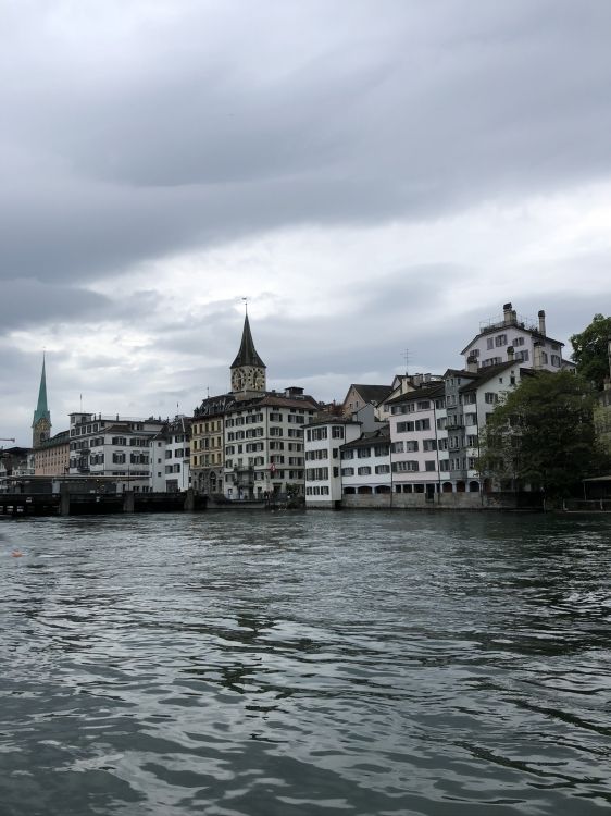 Limmat, Grossmnster, Eau, Voie Navigable, Façade. Wallpaper in 1536x2048 Resolution