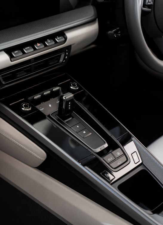 Autoradio Noir et Gris. Wallpaper in 5304x7285 Resolution