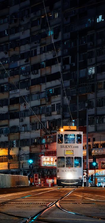 Bus, Edificio, Ventana, Electricidad, Torre de Bloques. Wallpaper in 1421x3000 Resolution