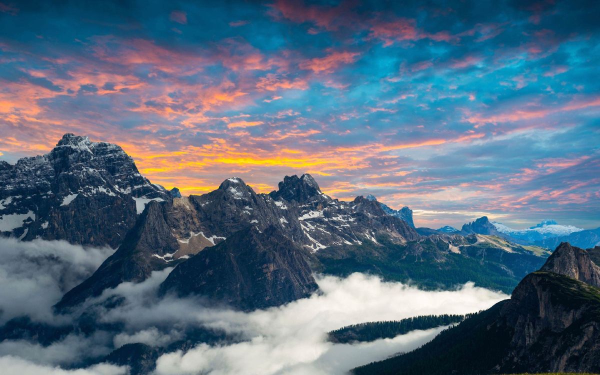 Dolomiten, Bergkette, Bergigen Landschaftsformen, Natur, Cloud. Wallpaper in 3840x2400 Resolution