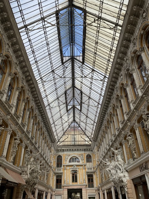 Image passage hotel, classical architecture, faade, tourist attraction, ceiling