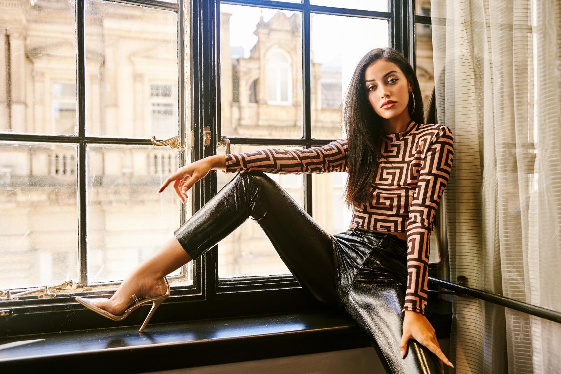 腿, 模型, 窗口, 人腿, 时装模特 壁纸 7952x5304 允许