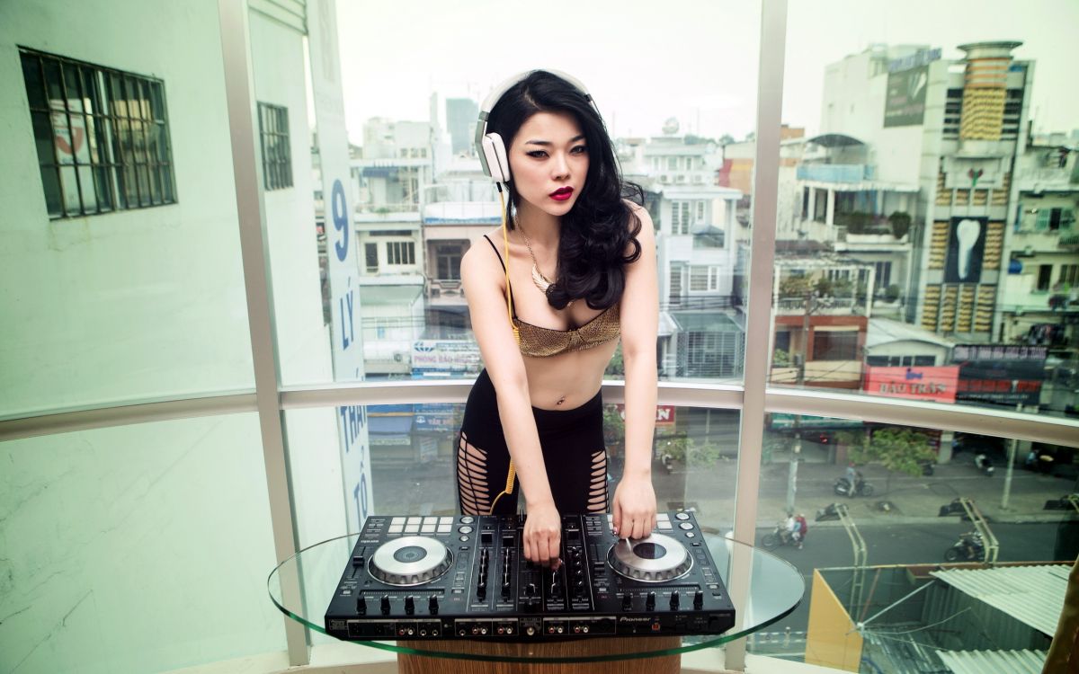 Remix, Film, Mädchen, Discjockey, Fernsehshow. Wallpaper in 2560x1600 Resolution