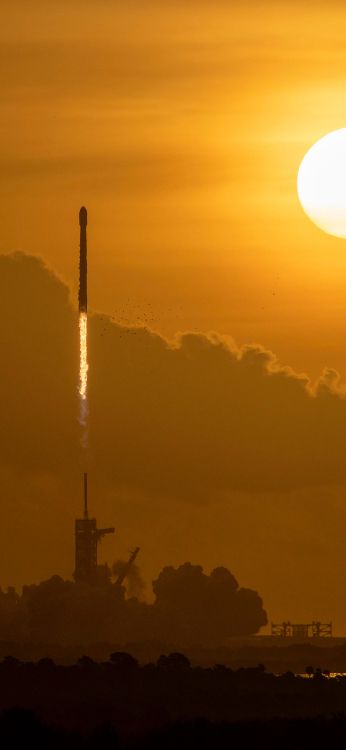 SpaceX, Spacex Tripulación-1, la Estación Espacial Internacional, Tripulación Dragón Demo-2, Starlink. Wallpaper in 1284x2778 Resolution