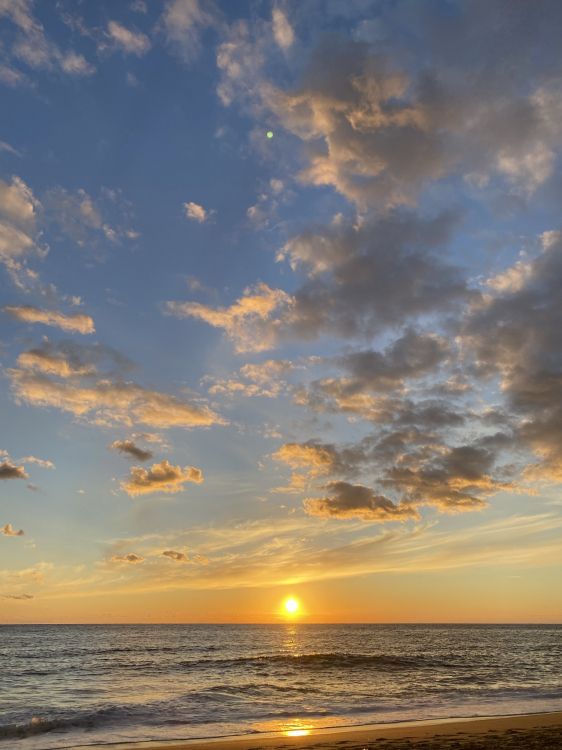 Nordische Herberge, Cloud, Wasser, Atmosphäre, Afterglow. Wallpaper in 1536x2048 Resolution