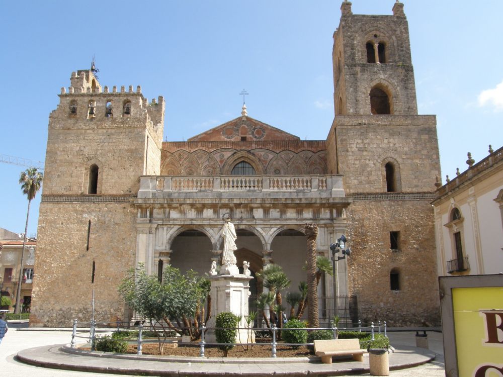 Bâtiment en Béton Brun Pendant la Journée. Wallpaper in 3072x2304 Resolution