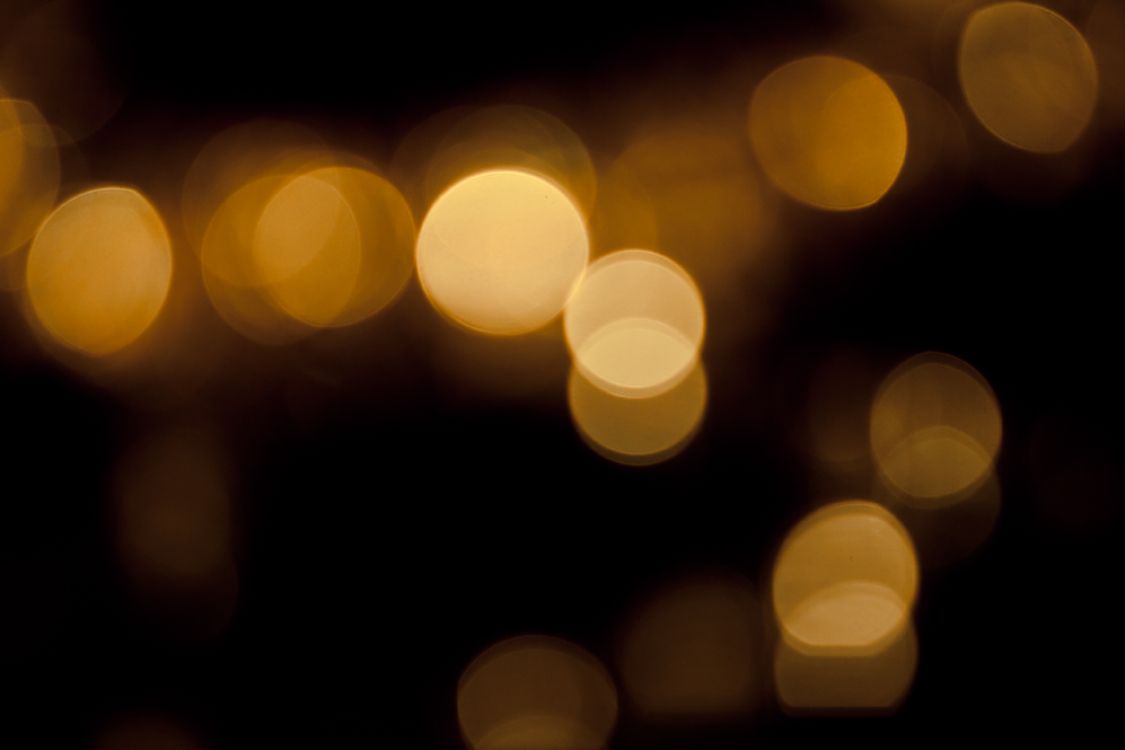 Luces Bokeh Amarillas y Blancas. Wallpaper in 3504x2336 Resolution