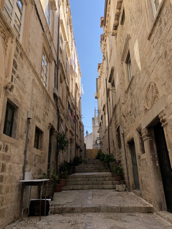 Gasse, Alte Geschichte, Mittelalterliche Architektur, Historic Site, Road. Wallpaper in 1536x2048 Resolution