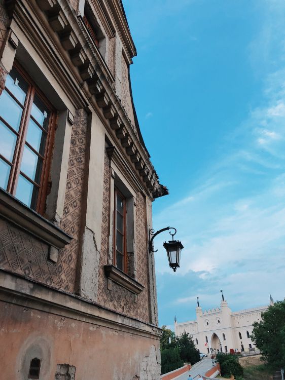Castillo de Lublin, Ventana, Faade, la Luz de Calle, Ciudad. Wallpaper in 3024x4032 Resolution