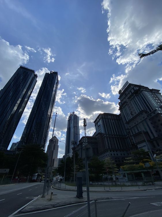 Torre de Bloques, Infraestructura, Carretera, Barrio, Área Urbana. Wallpaper in 1536x2048 Resolution