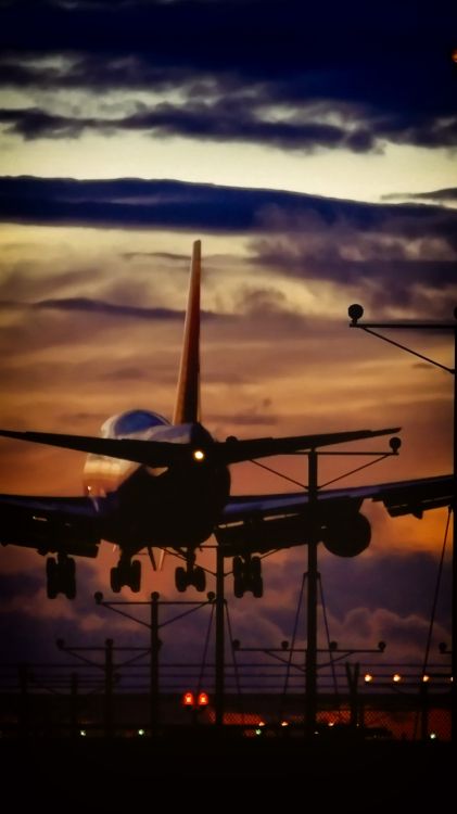 Flug, Flughafen, Takeoff, Düsenflugzeug, Cloud. Wallpaper in 1080x1920 Resolution