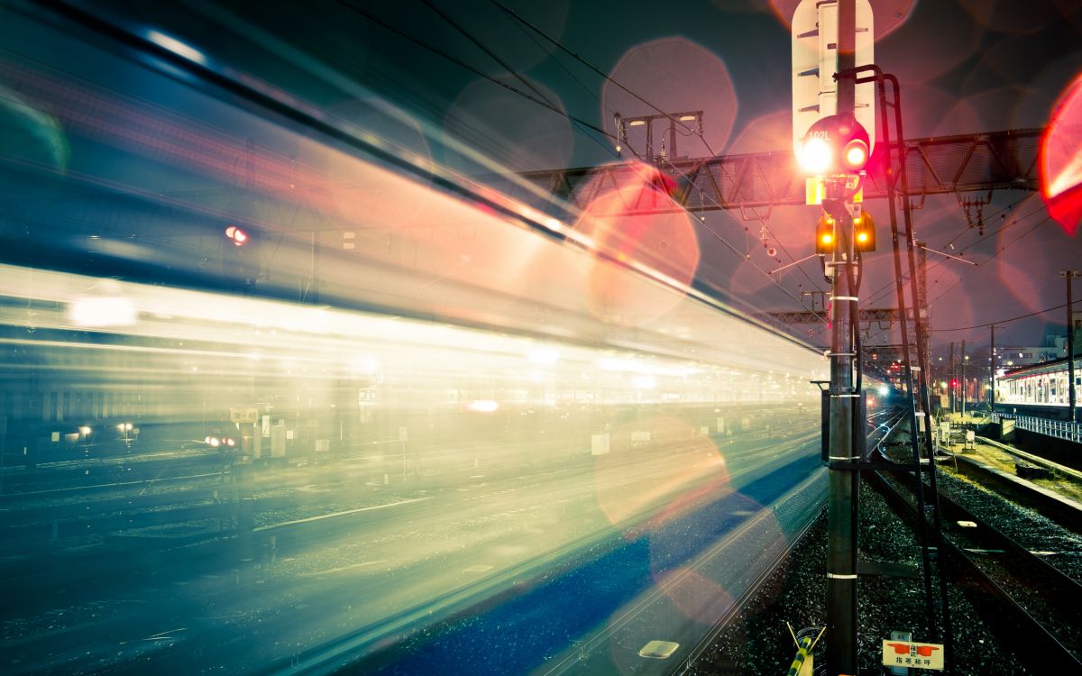 Photographie en Accéléré de Voitures Sur la Route Pendant la Nuit. Wallpaper in 2880x1800 Resolution