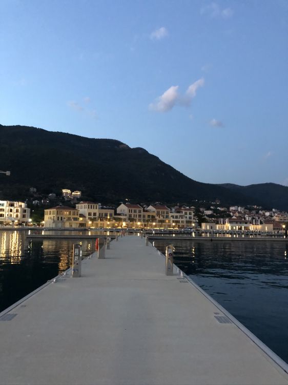 Fjord, Eau, Lough, Les Ressources en Eau, Voie Navigable. Wallpaper in 1536x2048 Resolution