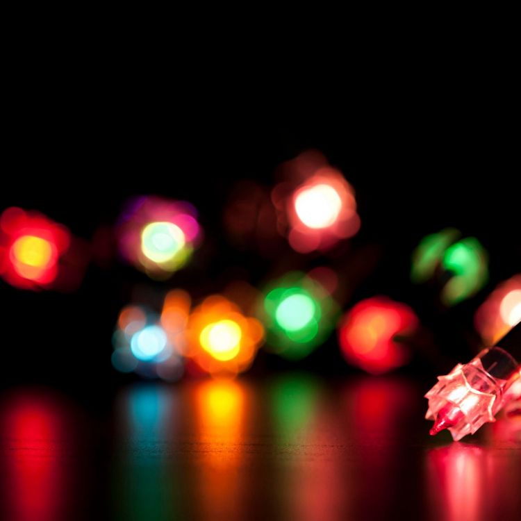 Le Jour De Noël, Les Lumières de Noël, Lumière, Éclairage, Nuit. Wallpaper in 2048x2048 Resolution