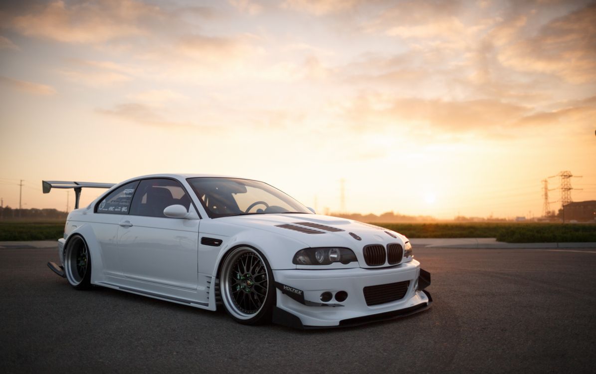 BMW m 3 Coupé Blanc Sur Route Pendant la Journée. Wallpaper in 1920x1205 Resolution