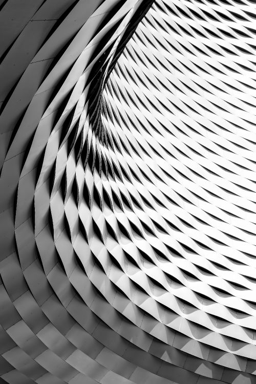 Illustration en Spirale Blanche et Noire. Wallpaper in 3840x5760 Resolution