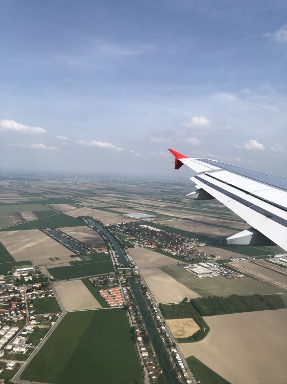 Infraestructura, Aeronave, Los Viajes Aéreos, Área Urbana, Ingeniería Aeroespacial. Wallpaper in 1536x2048 Resolution