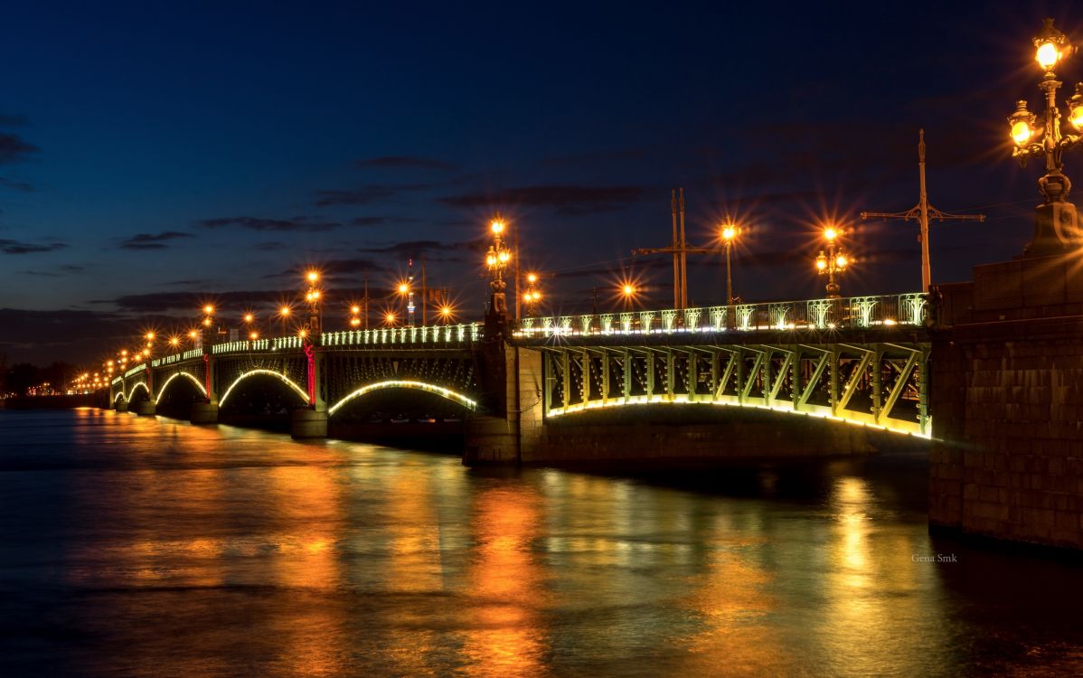 Pont Au-dessus de L'eau Pendant la Nuit. Wallpaper in 3000x1877 Resolution