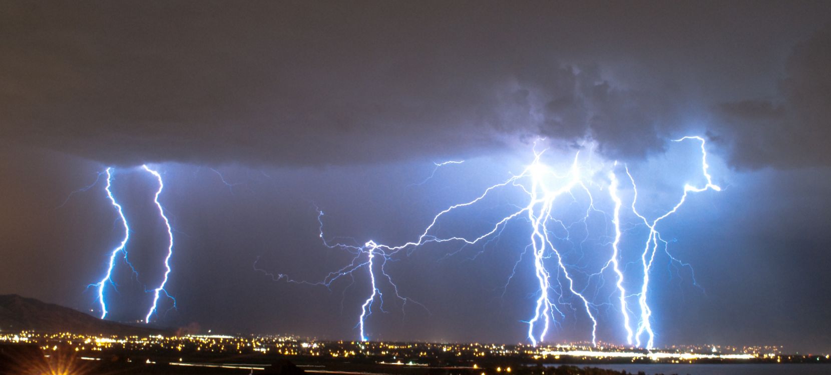 Trueno, Tormenta, Ambiente, Energía, Lírica. Wallpaper in 2932x1324 Resolution