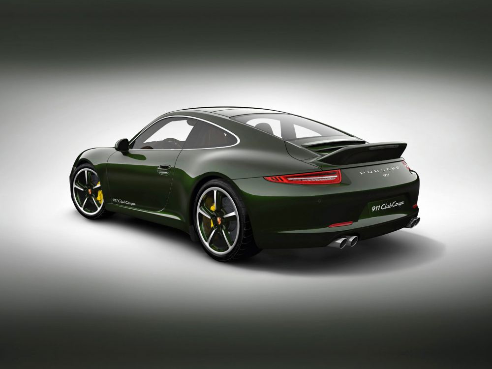 Porsche 911 Coupe Verde Sobre Fondo Blanco.. Wallpaper in 1920x1440 Resolution