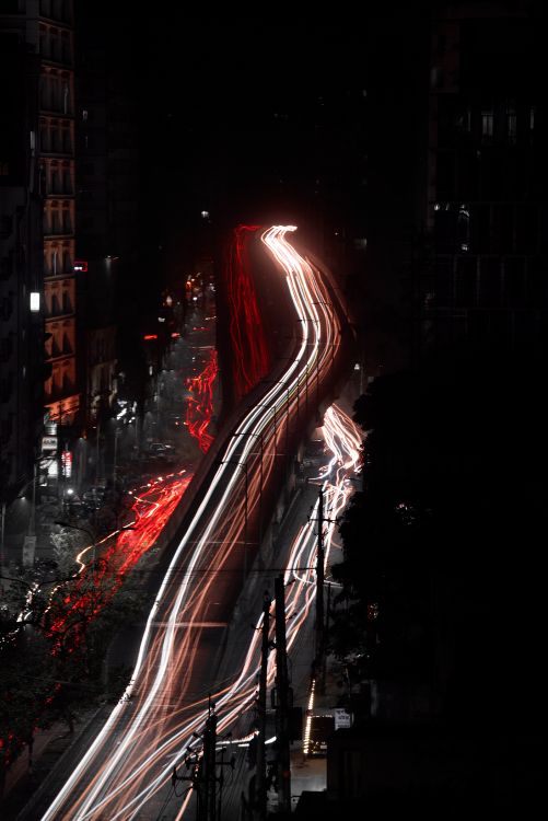 Fotografía de Lapso de Tiempo de Automóviles en la Carretera Durante la Noche. Wallpaper in 4921x7360 Resolution