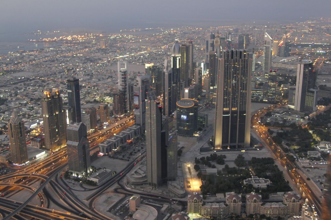 Bâtiments de la Ville Pendant la Nuit. Wallpaper in 3111x2074 Resolution