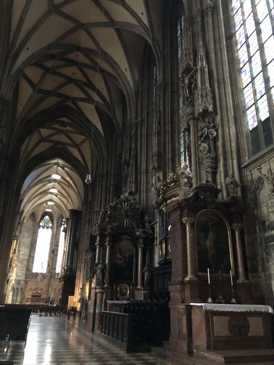 Mittelalterliche Architektur, Basilika, Religiöses Institut, Kathedrale, Architektur. Wallpaper in 1536x2048 Resolution