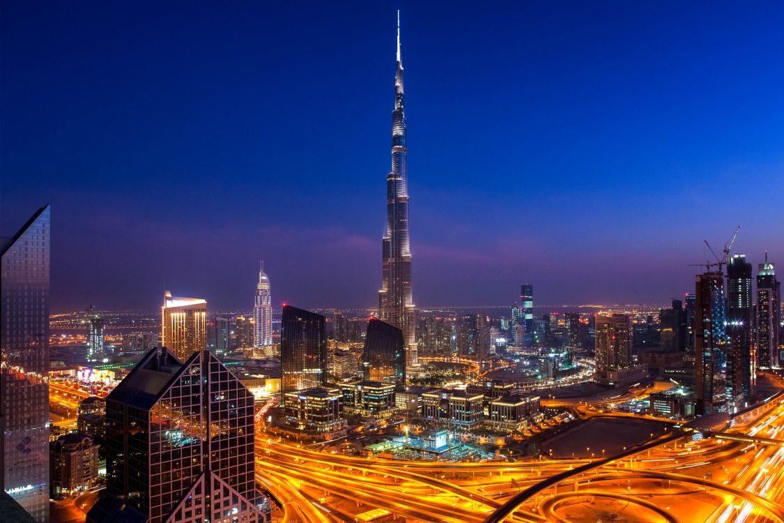 Horizon de la Ville Pendant la Nuit. Wallpaper in 2600x1733 Resolution